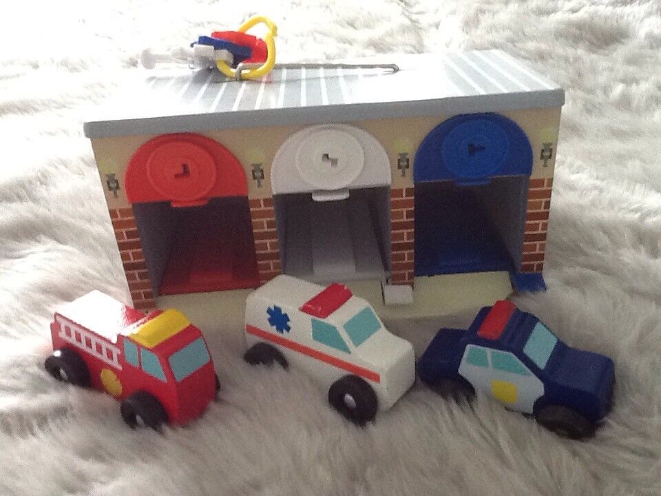melissa & doug lock and roll rescue garage